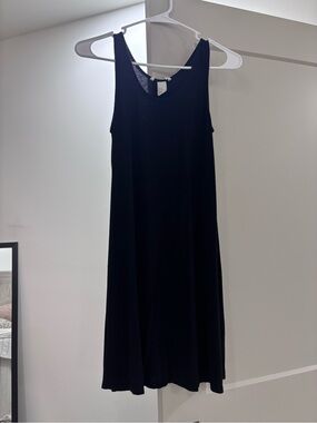 H&M Black Sleeveless Midi Dress